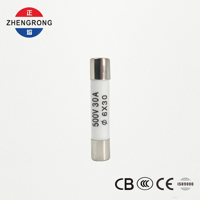 Vysokokvalitné 6*30mm R058 poistky 30A pre medzinárodných distribútorov
